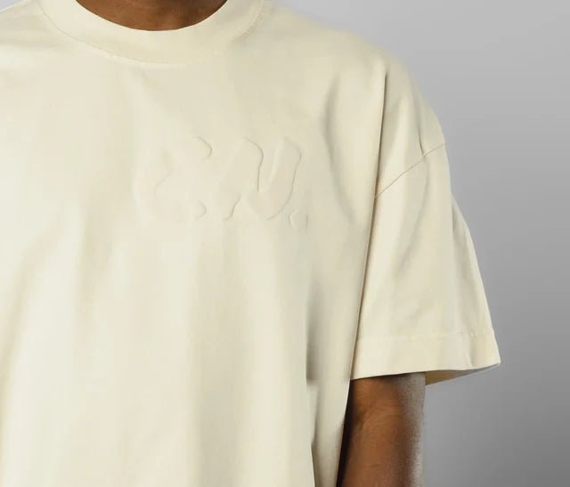 CHIQUE NOIR - CN LOGO TEE - CREME - Mentastore