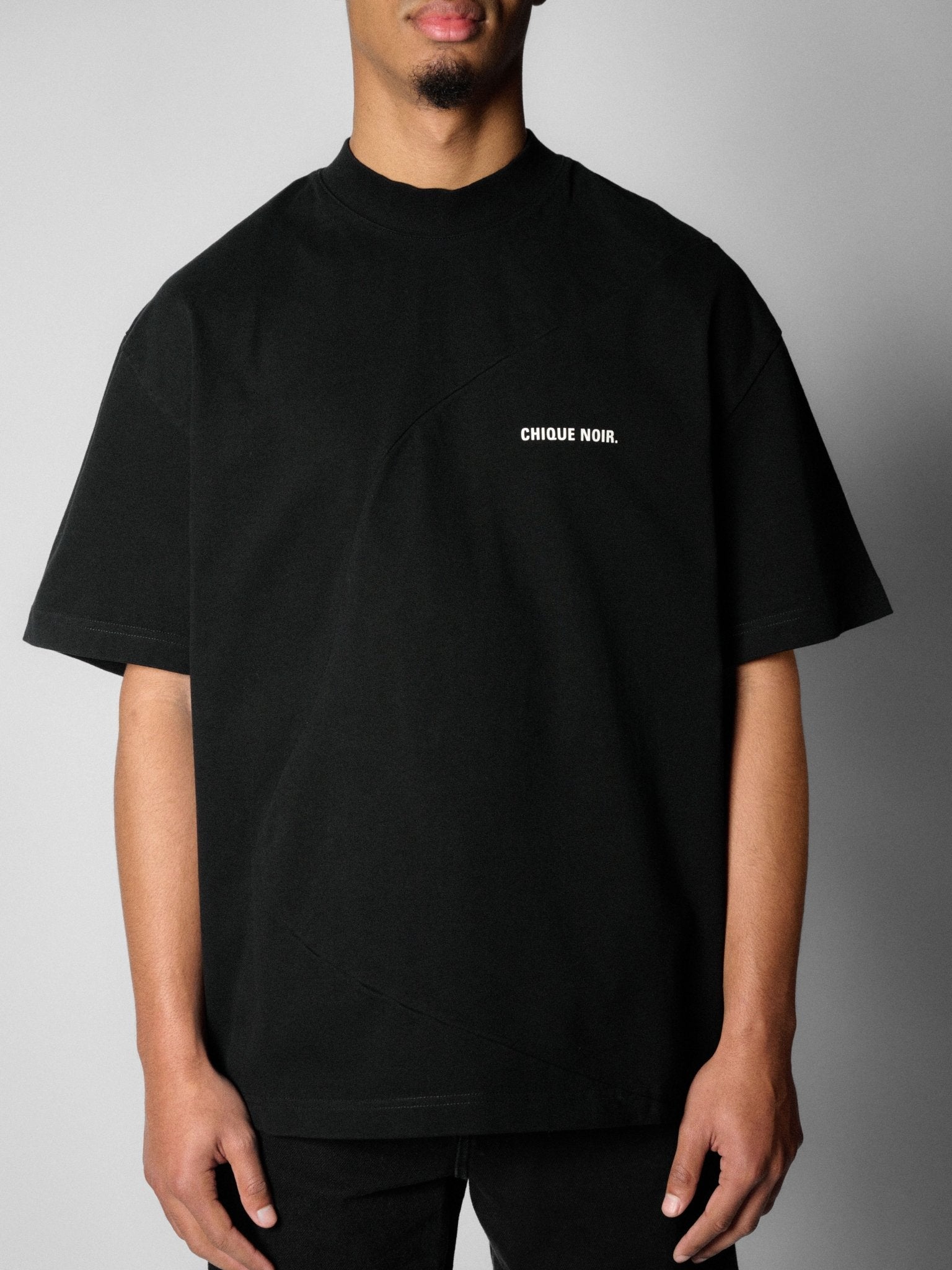 CHIQUE NOIR - SIGNATURE PANEL TEE - JET BLACK - Mentastore